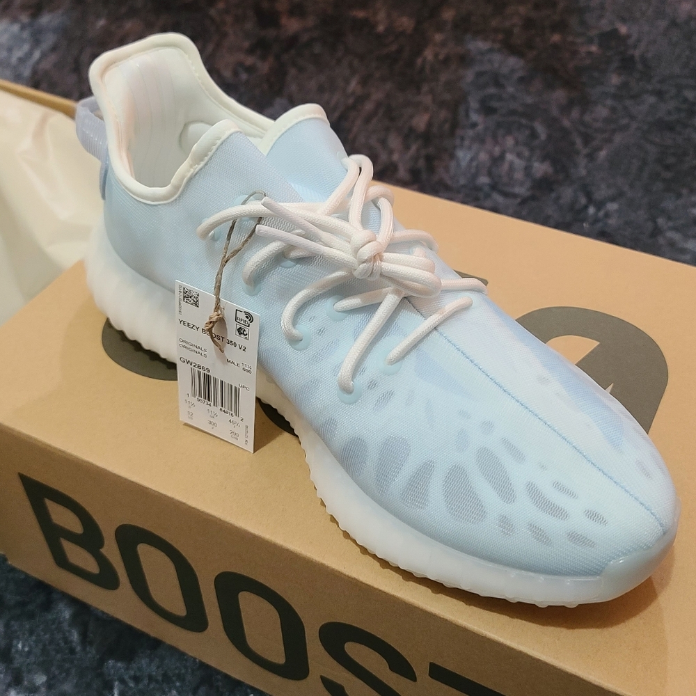 Adidas Yeezy 350 V Mono ice, size 12
